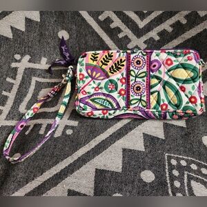 EUC Vera Bradley Wristlet Wallet Purple Multicolored Viva La Vera Print 4" x 7"